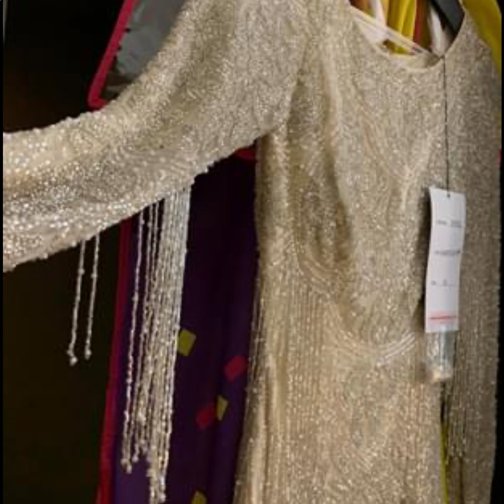 Formal dress - Picture 14 of 16